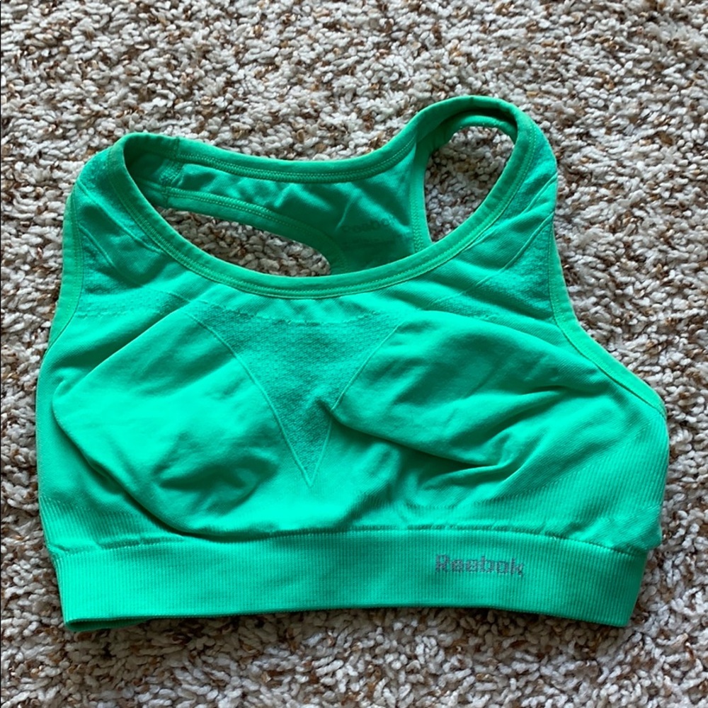 sports bra